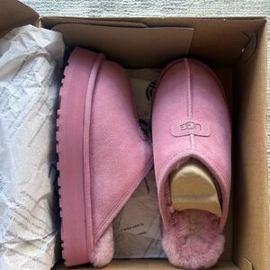 Ugg Slipper’s Pink